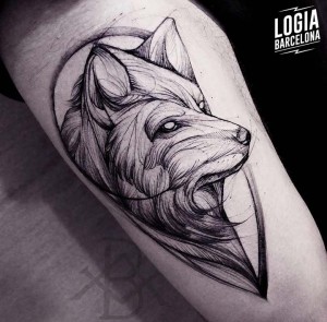 tatuaje_brazo_lobo_gris_logia_barcelona_bruno_almeida  